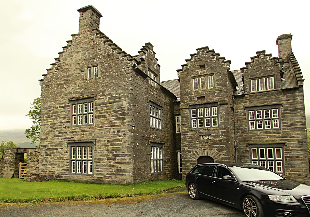 Grade 2 Listed manor | Snowdonia National Park